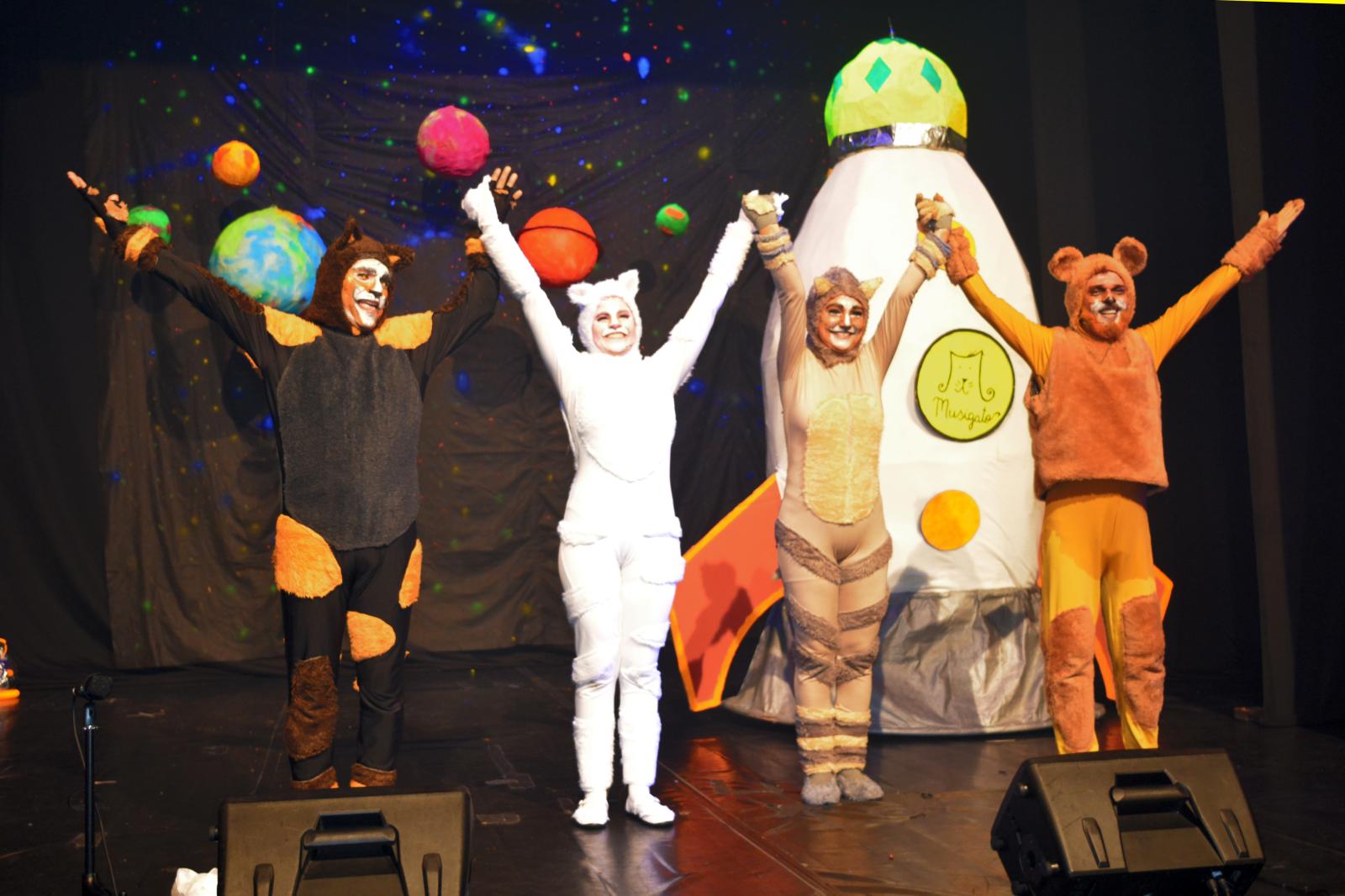 Criador do Musigatos revela emoção após estreia do show em Manaus 