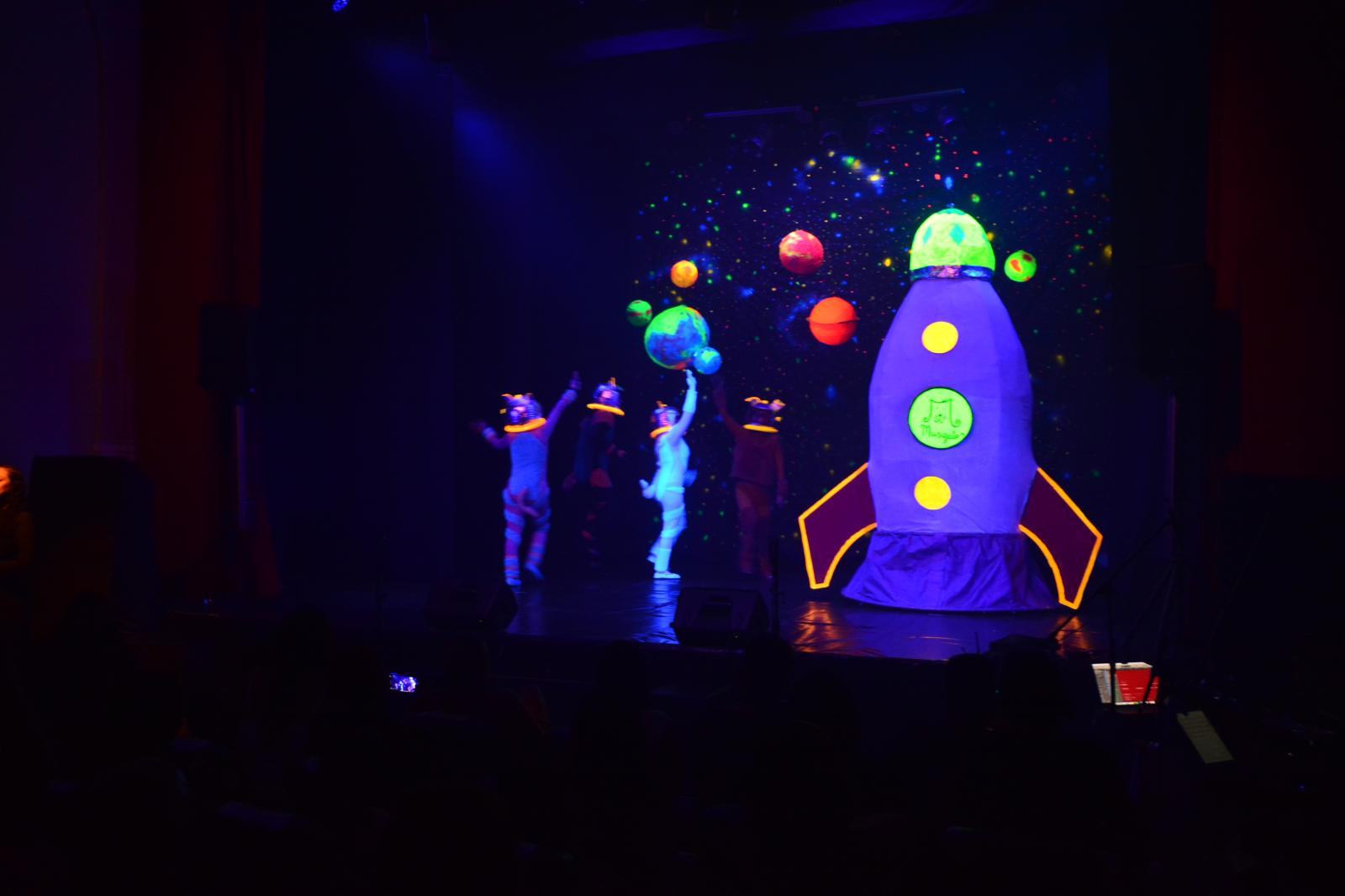 Criador do Musigatos revela emoção após estreia do show em Manaus 